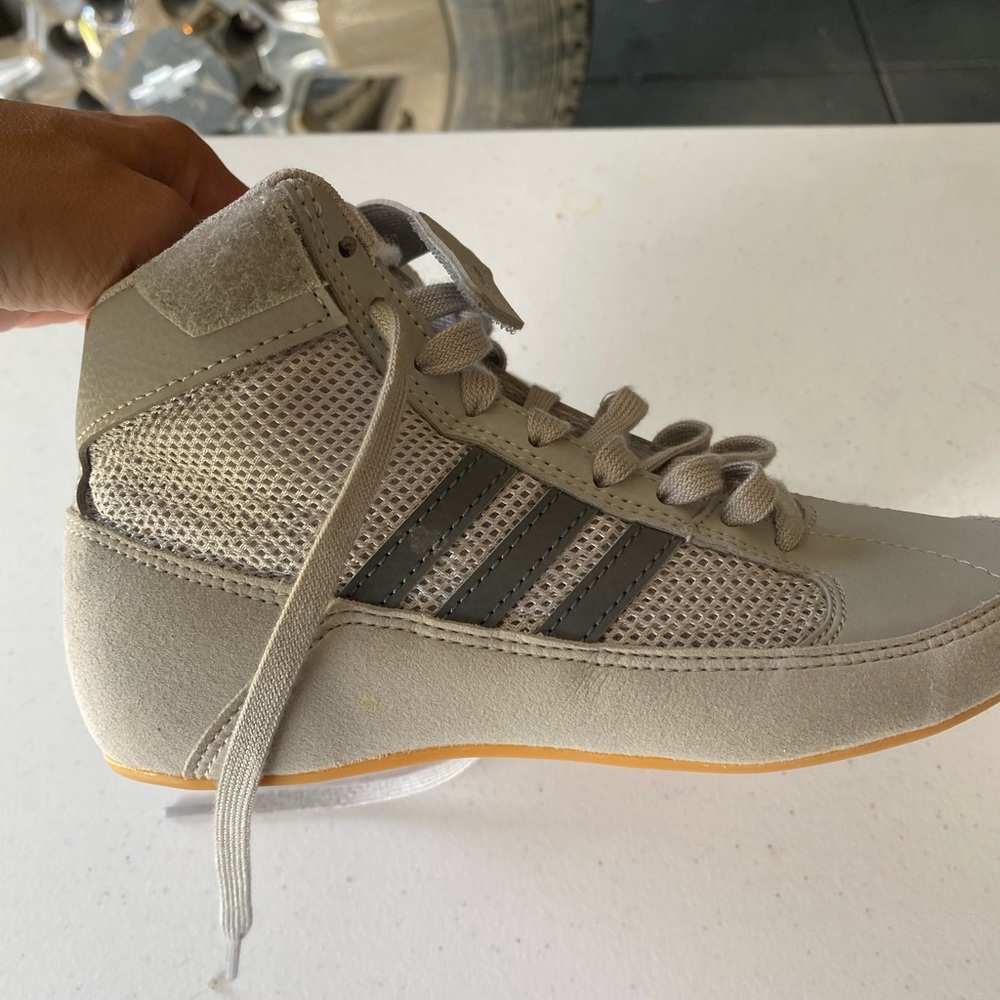 Boys Adidas Wrestling Shoe Size 1